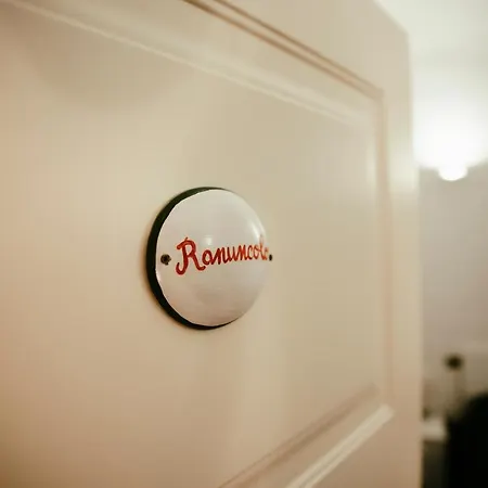 Palazzo De Brado Bed and breakfast