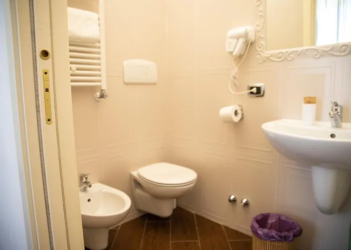 לינה וארוחת בוקר Palazzo De Brado טרני