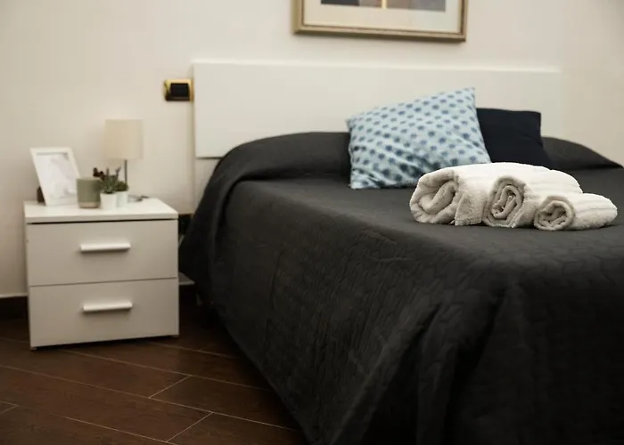 Palazzo De Brado 住宿加早餐酒店 特拉尼